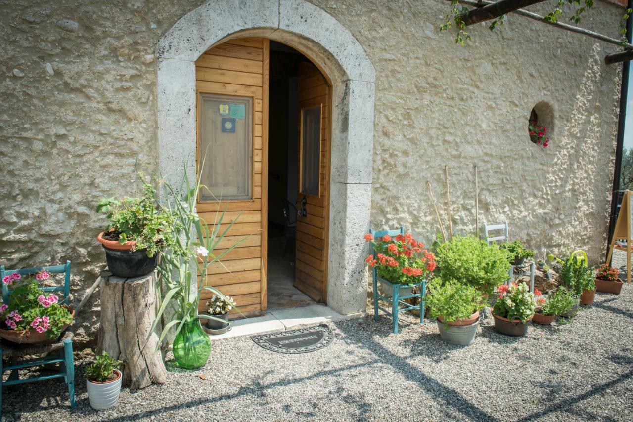 B&B Rifugio Tra Gli Ulivi Campagna Exterior foto