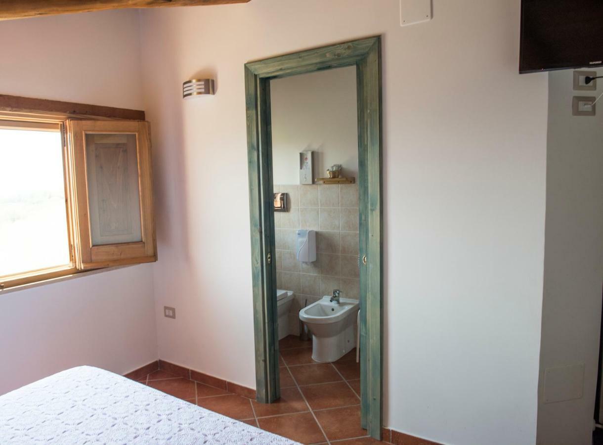 B&B Rifugio Tra Gli Ulivi Campagna Exterior foto